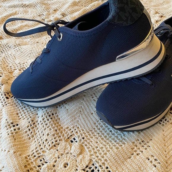 Michael Kors platform sneakers size 9 - Picture 7 of 9